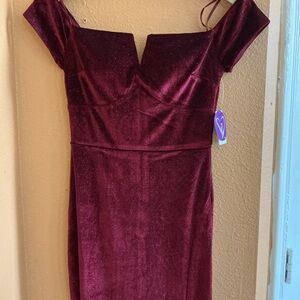 WINDSOR PROM Elegant mermaid dress Burgundy Off-Shoulder Gown